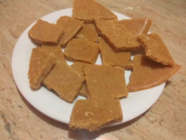 Besan Chikki